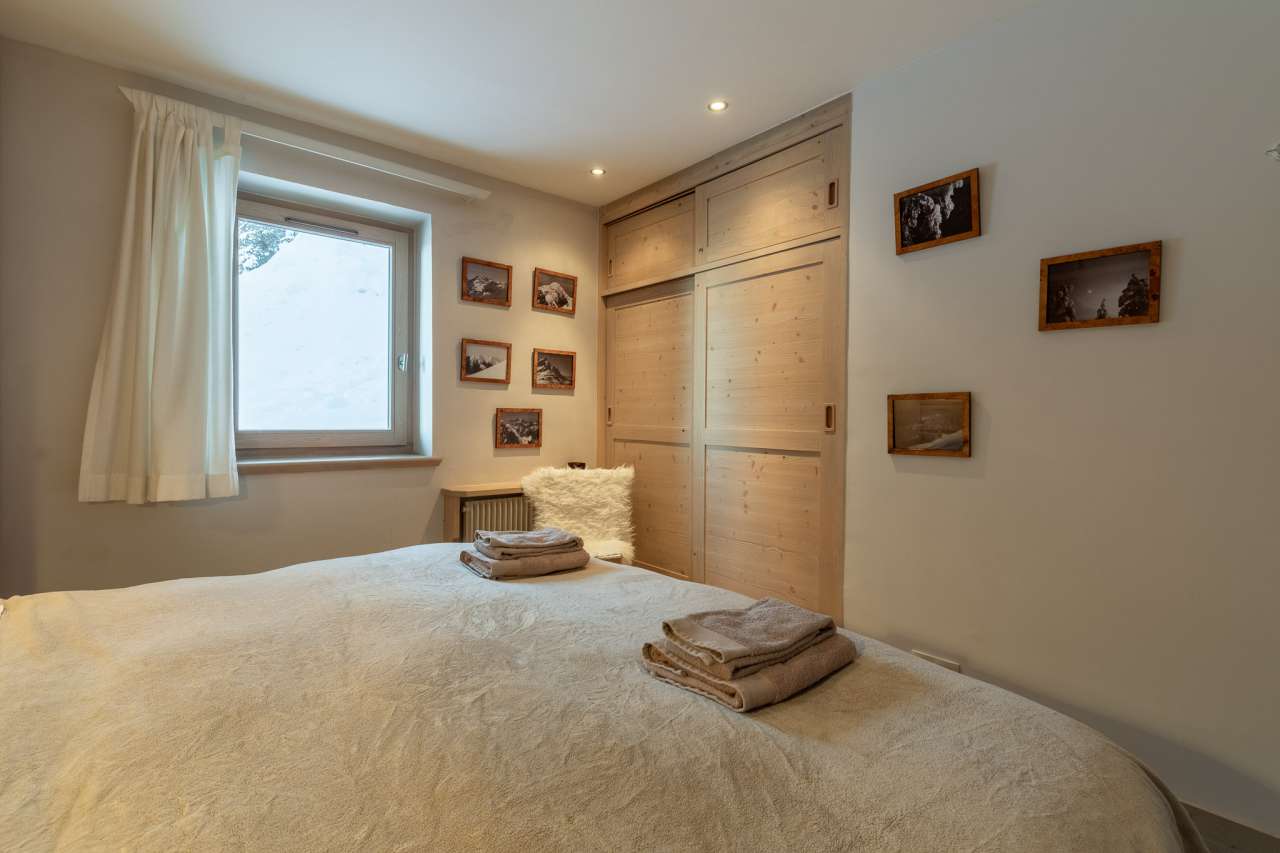 A bright and beautifully presented 3 bedroom apartment in Meribel in a grea