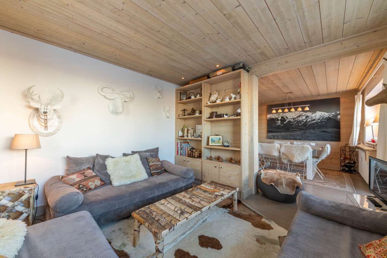 A bright and beautifully presented 3 bedroom apartment in Meribel in a grea