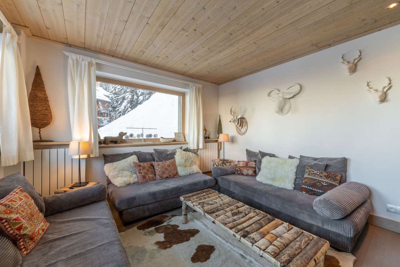 A bright and beautifully presented 3 bedroom apartment in Meribel in a grea