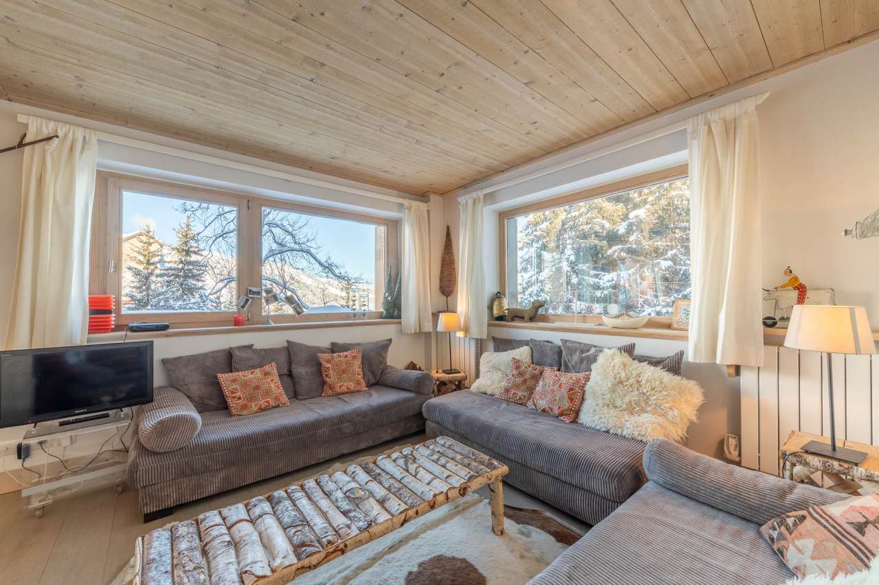 A bright and beautifully presented 3 bedroom apartment in Meribel in a grea