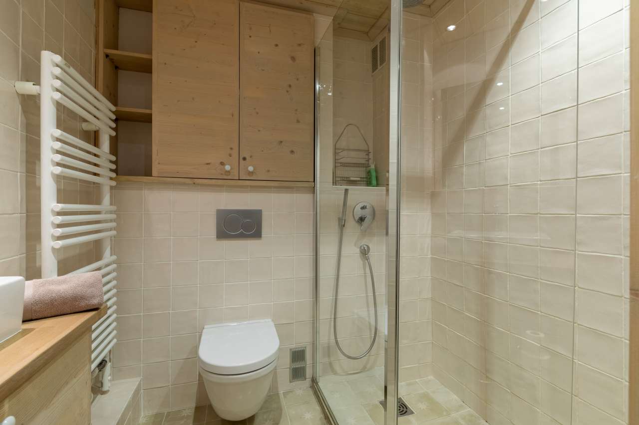 A bright and beautifully presented 3 bedroom apartment in Meribel in a grea