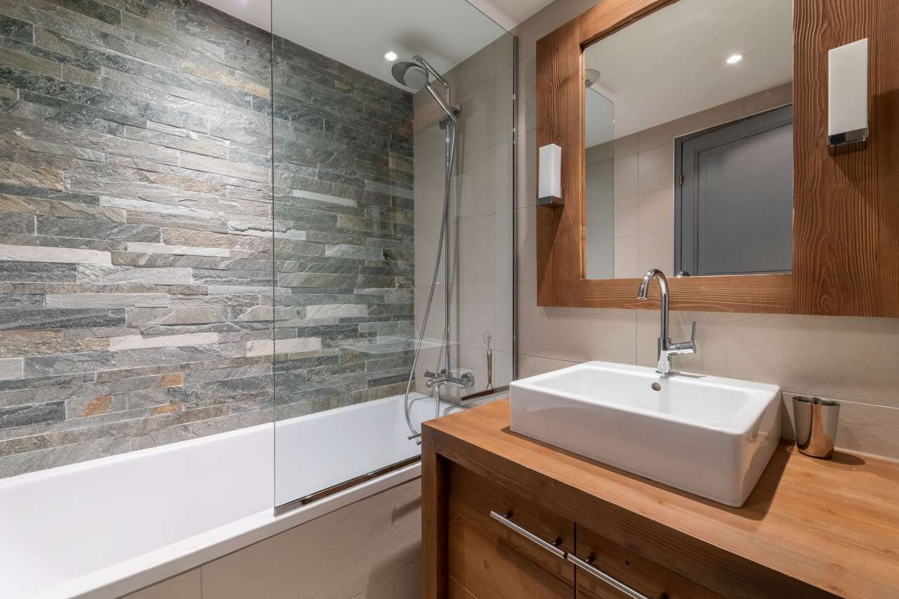 Stylish duplex apartment in the heart of Meribel with clear views from its