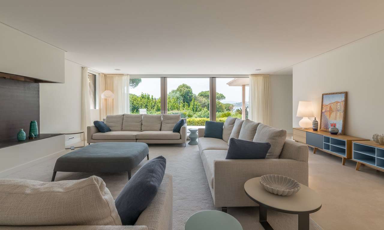 Exclusive 5 bedroom Villa for sale with sea view in Les Parcs, Saint