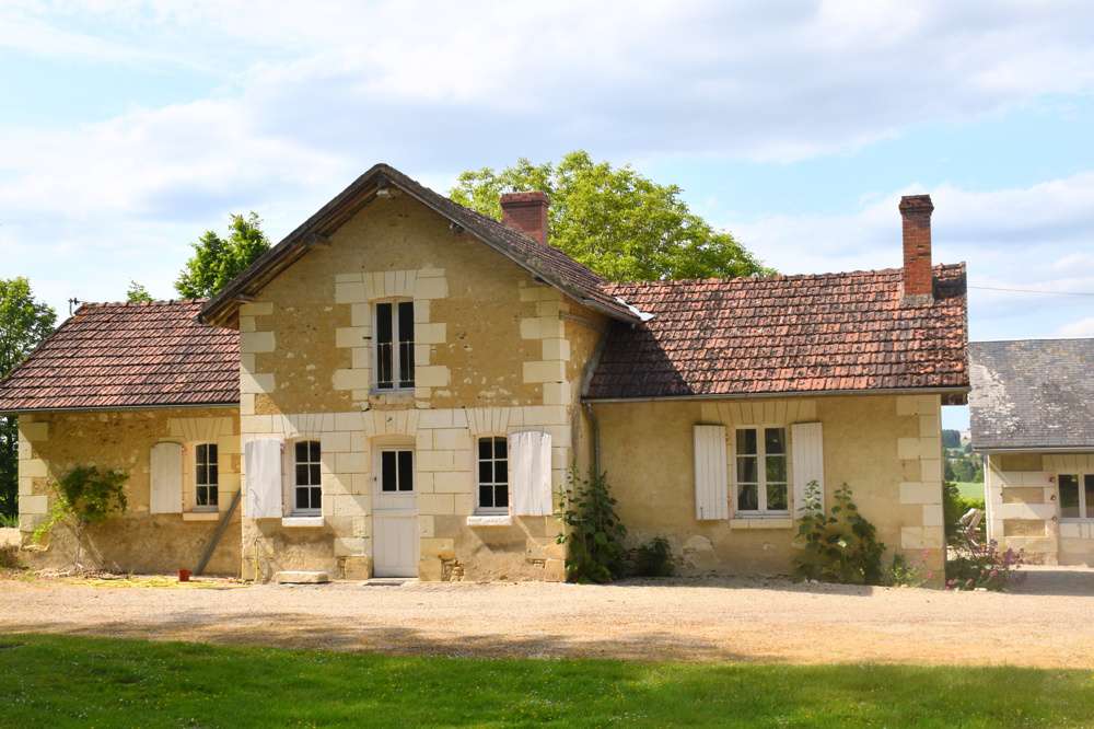 Historical 15 bedroom Chateau for sale with countryside view in Loches