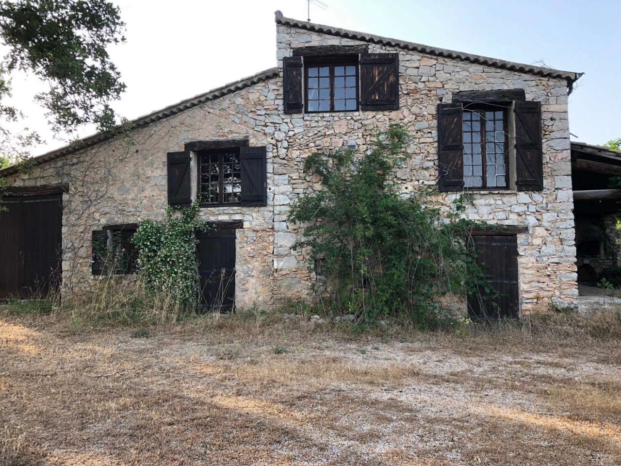 Quiet 4 bedroom Farmhouse for sale with panoramic view in Saint Paul en