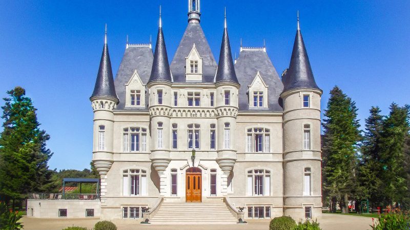 Fairytale chateau in Poitou-Charentes