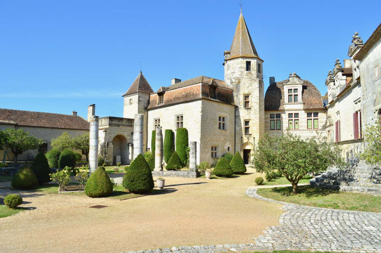 Beautifully restored French chateau dating back to the Fifteenth Century for sale