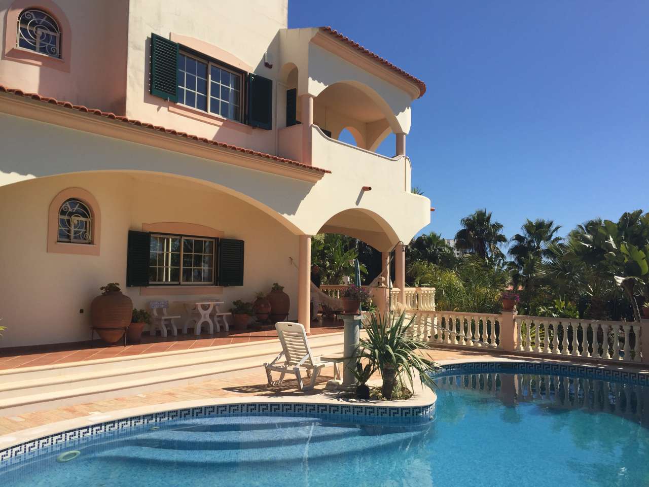 Villa for sale in Albufeira