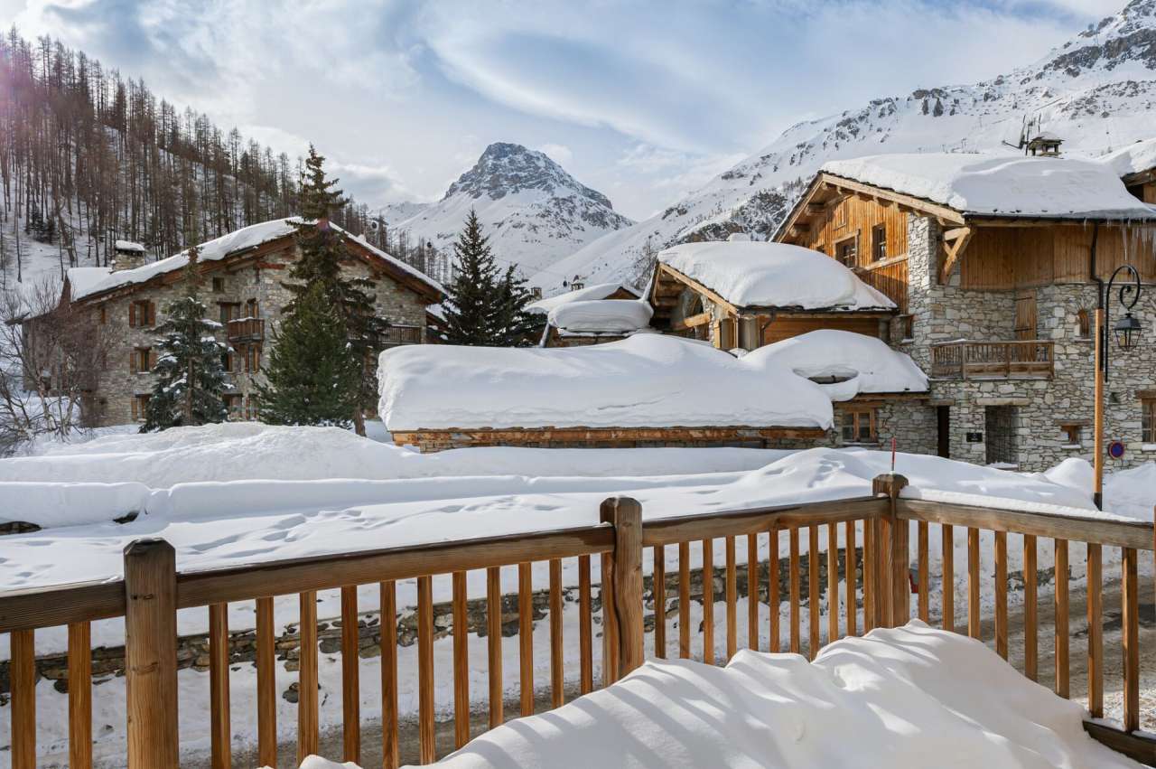 Ski chalet for sale in the heart of Val d'Isere village