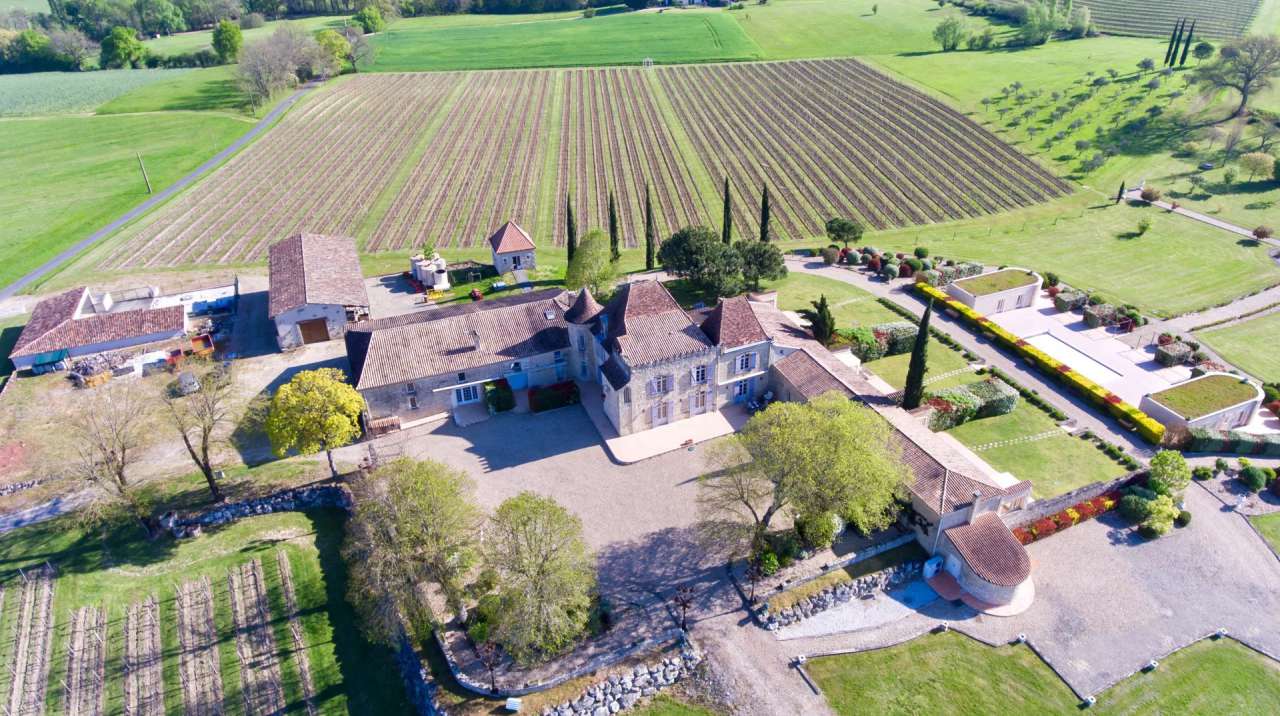 17th Century chateau & vineyard for sale in Bergerac, Aquitaine