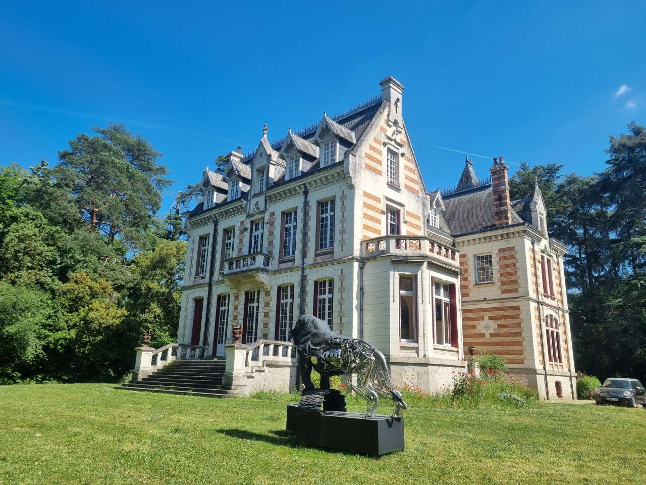 Beautifully renovated Chateau for sale near Tours