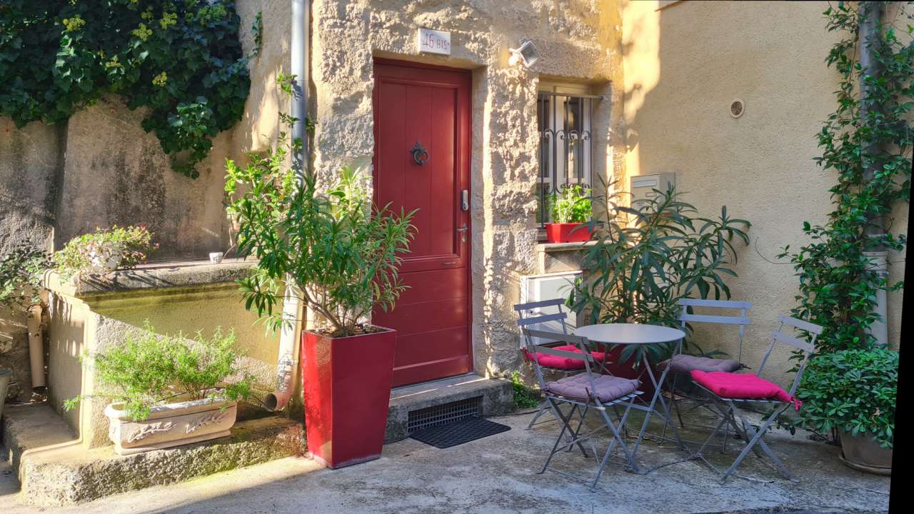 2 bedroom House for sale in Uzes